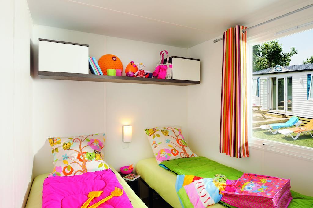 Camping Le Rey Louvie Juzon Zimmer foto